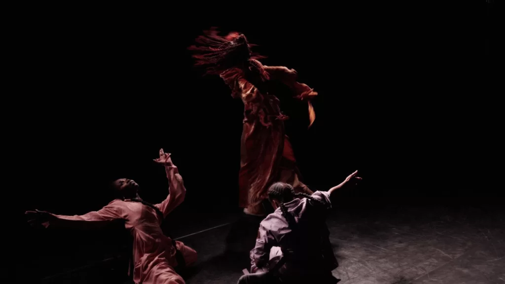 Fountain by Yewande 103 and Alexandrina Hemsley. Dancers Rickay Hewitt-Martin, Rudzani Moleya, Shahada Nantaba