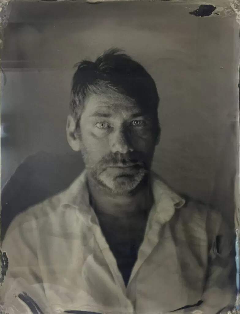 Mat Collishaw: The Captivating Enigmas of Aesthetic Allure and Dark Intrigue