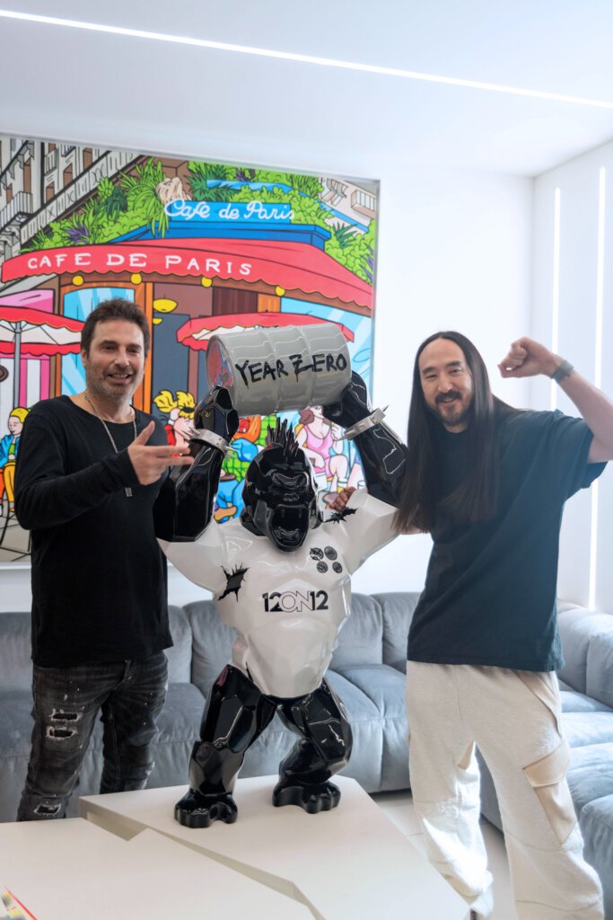 Richard Orlinski and Steve Aoki With 'Punk Kong' Sculpture