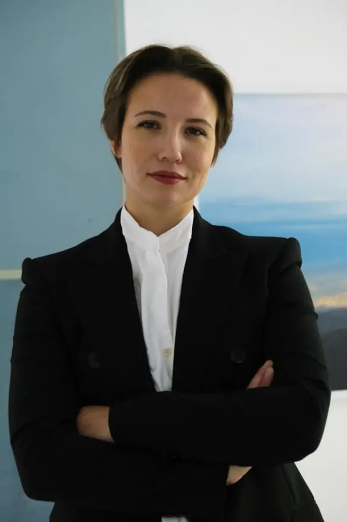 Sarah Kravitz: A Catalyst for Change in London's Art World