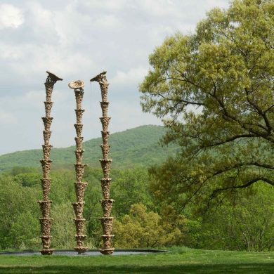 Lynda Benglis gathers her fountains in a private garden in Madrid