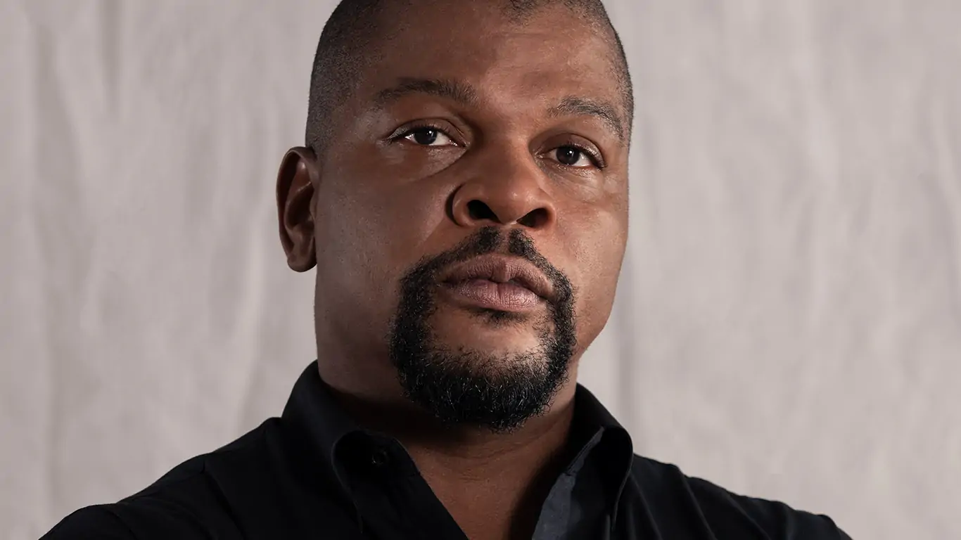Amref Honours Artist Kehinde Wiley with The Rees Visionary Award at ArtBall 2024