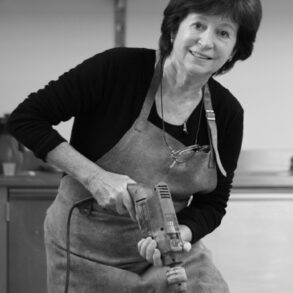 Hanneke Beaumont: Sculpting the Universal Self