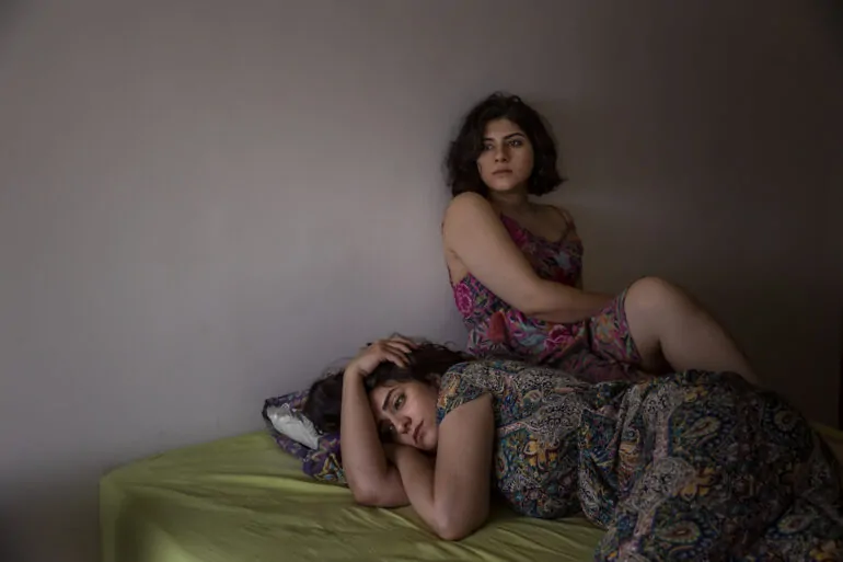 Parisa Azadi: ORDINARY GRIEF