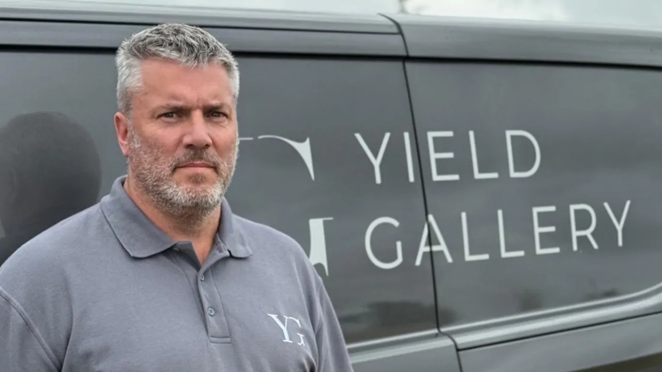 Inside Yield Gallery: David Izzard’s Stealth Strategy in a Noisy Art Market