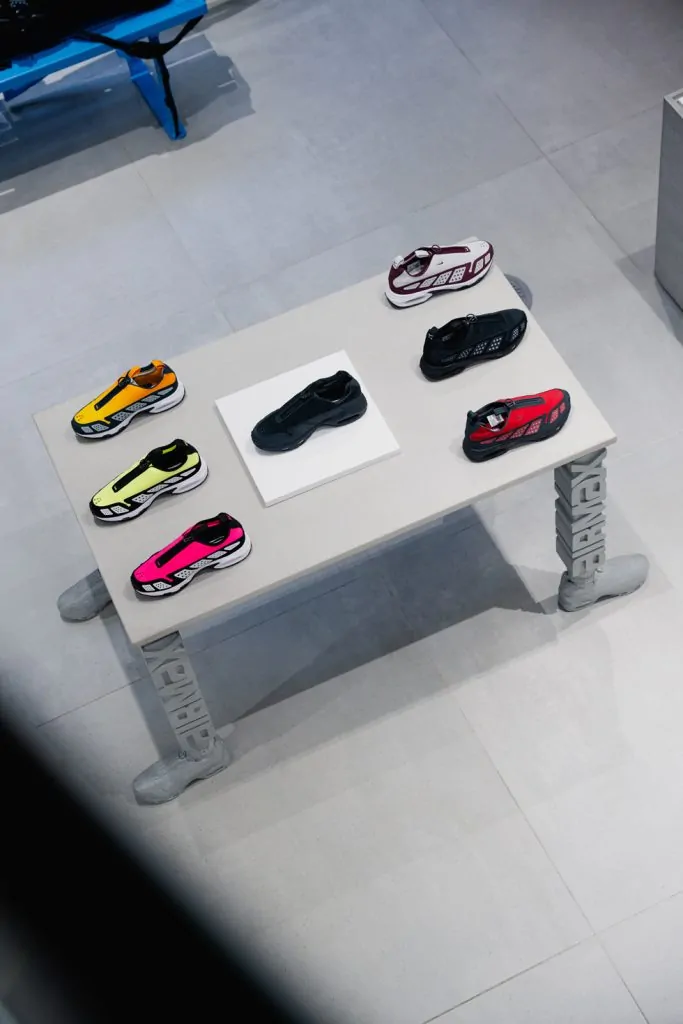 A Sneaker Reimagined: Nigel VMU Concrete airmax table Tribute to Nike’s Digital Past